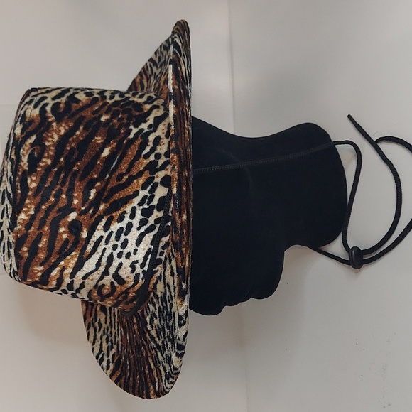 J. Hats - Picture 2 of 5